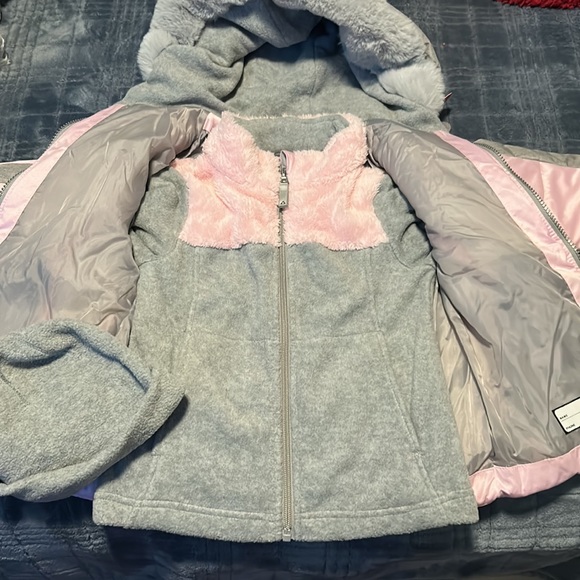 Kids jacket 5t rose pink, Gerry outdoors brand includes jacket, sweater and hat. - Picture 3 of 6